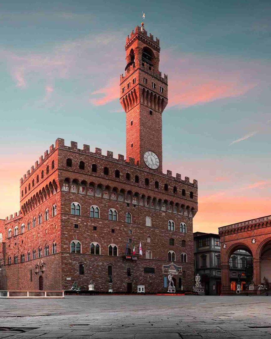 Hang Out in Piazza della Signoria