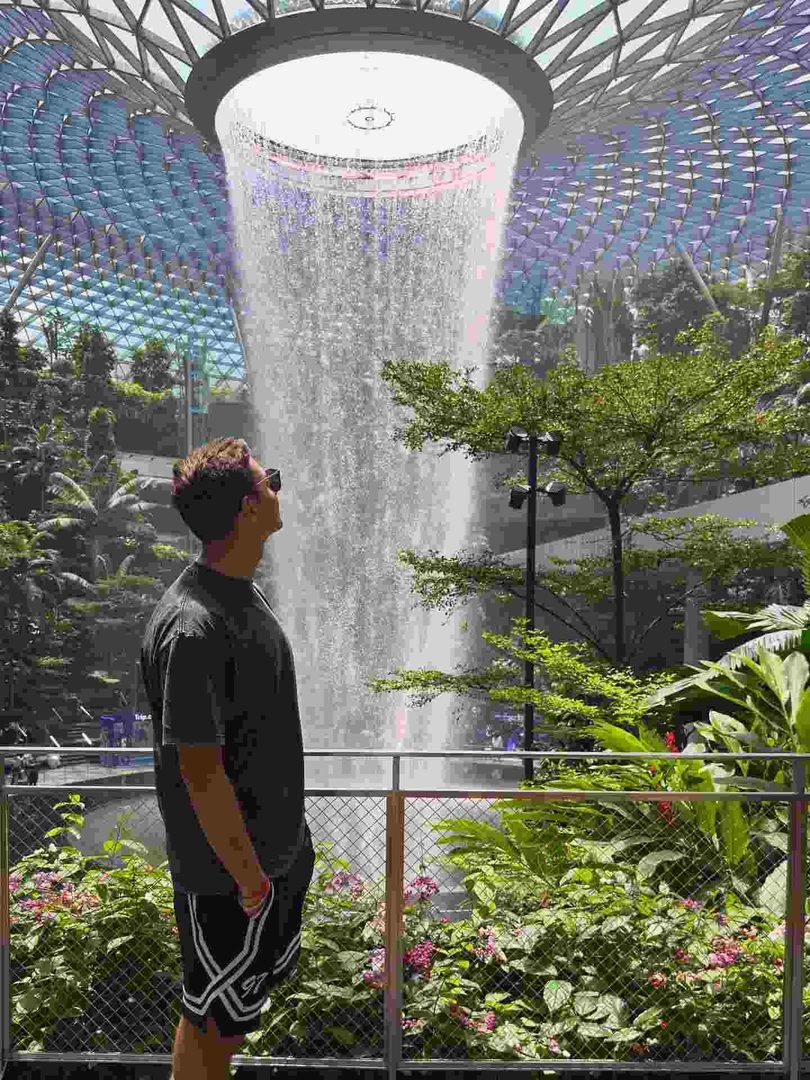 Explore Jewel Changi
