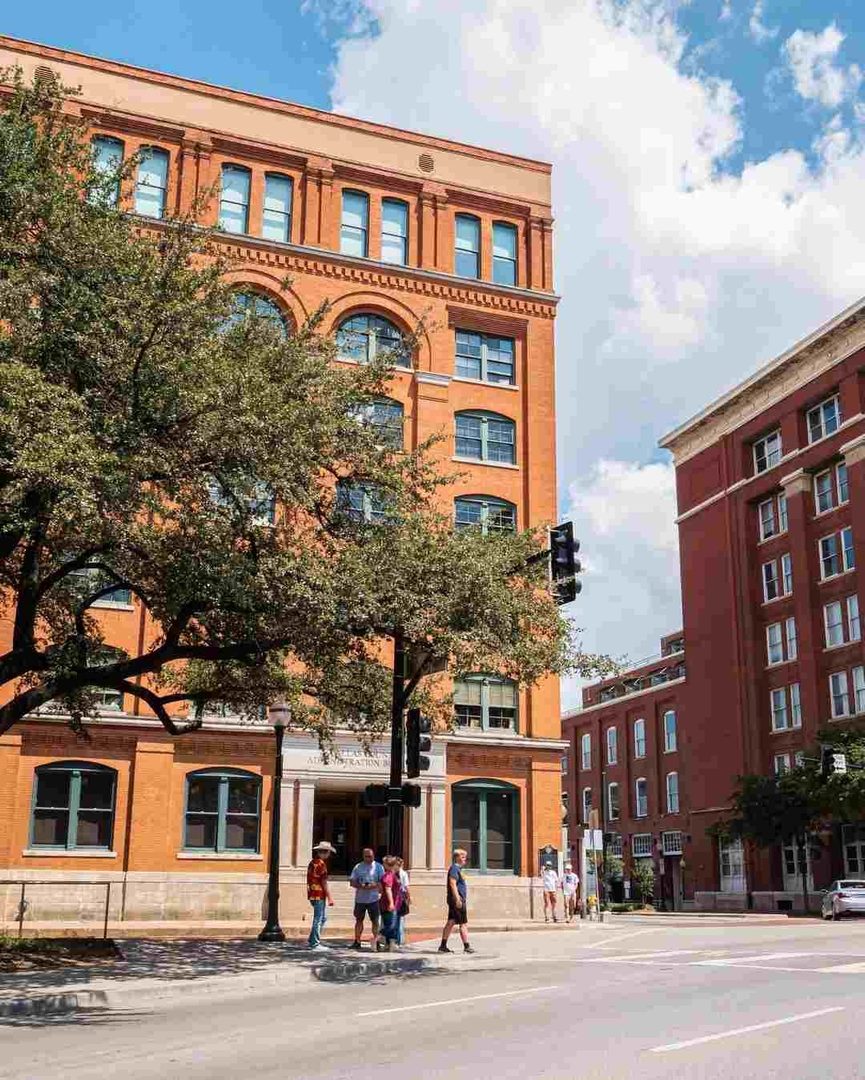 Visit Sixth Floor Museum