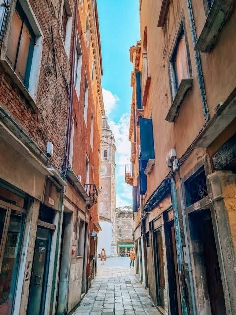 Hidden Venetian Alleys