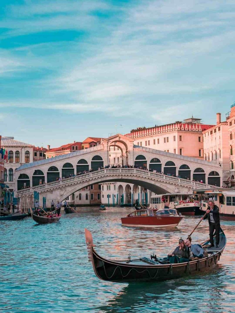 Rialto Bridge Views