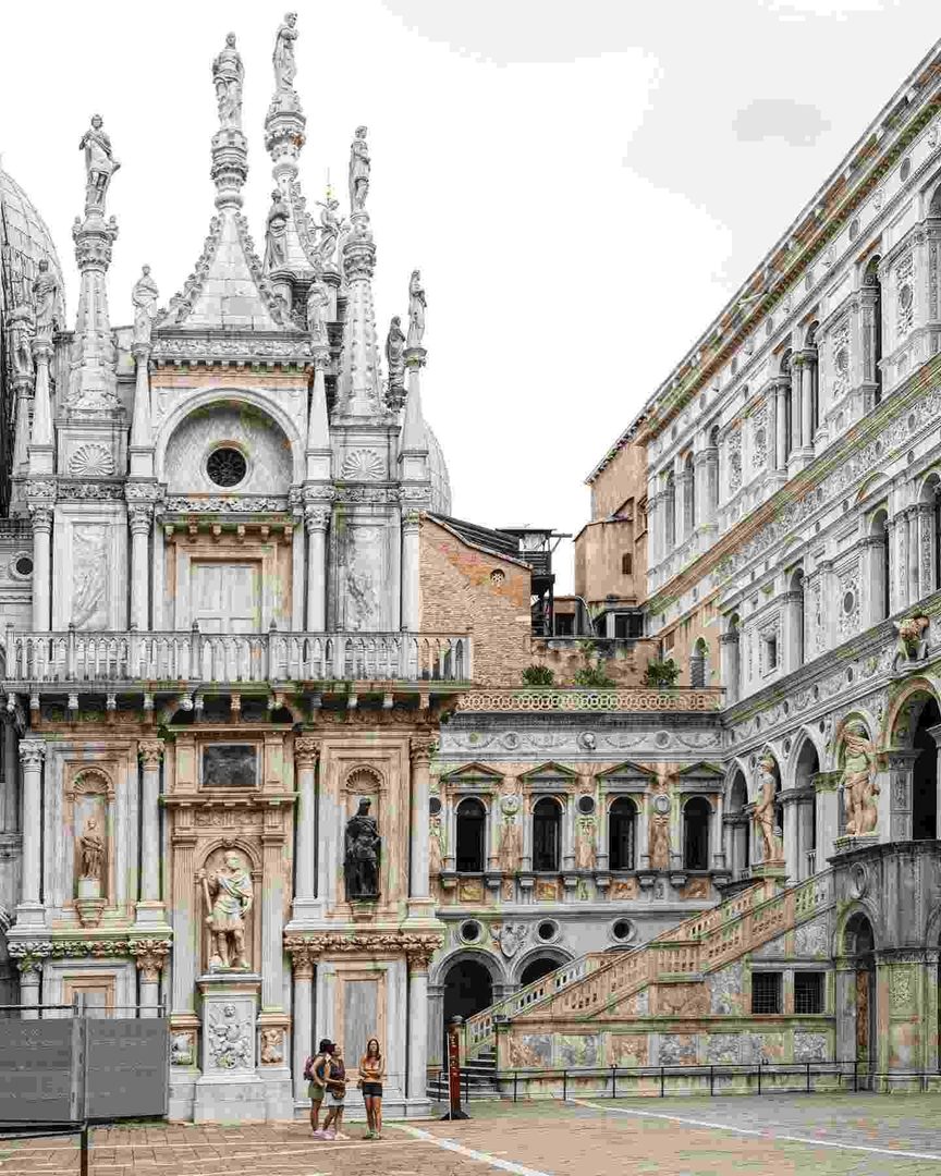 Palazzo Courtyard Views