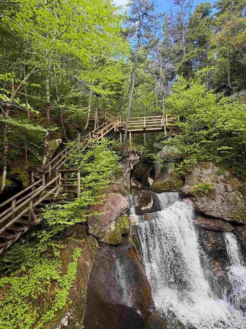 Explore Lost River Gorge & Boulder Caves
